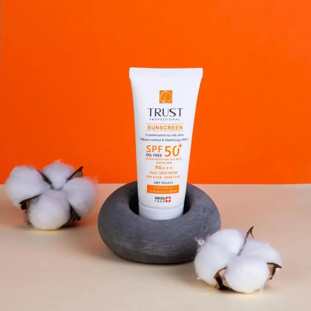 کرم ضدآفتاب و کنترل‌چربی تراست